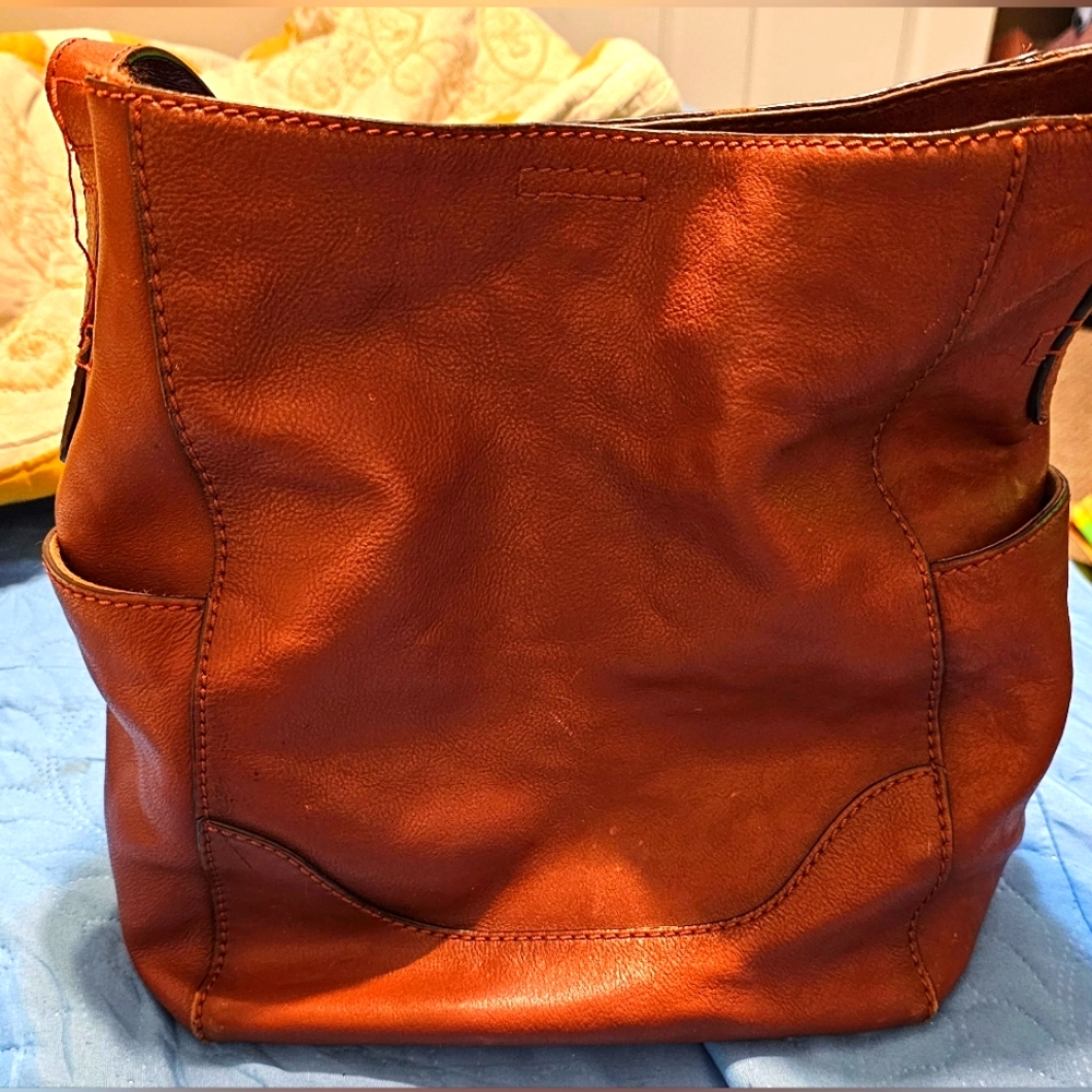 FRYE LEATHER SIDE POCKET HOBO PURSE